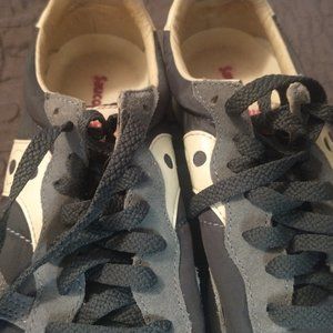 Women’s Saucony Bullet Sneaker Retro Style